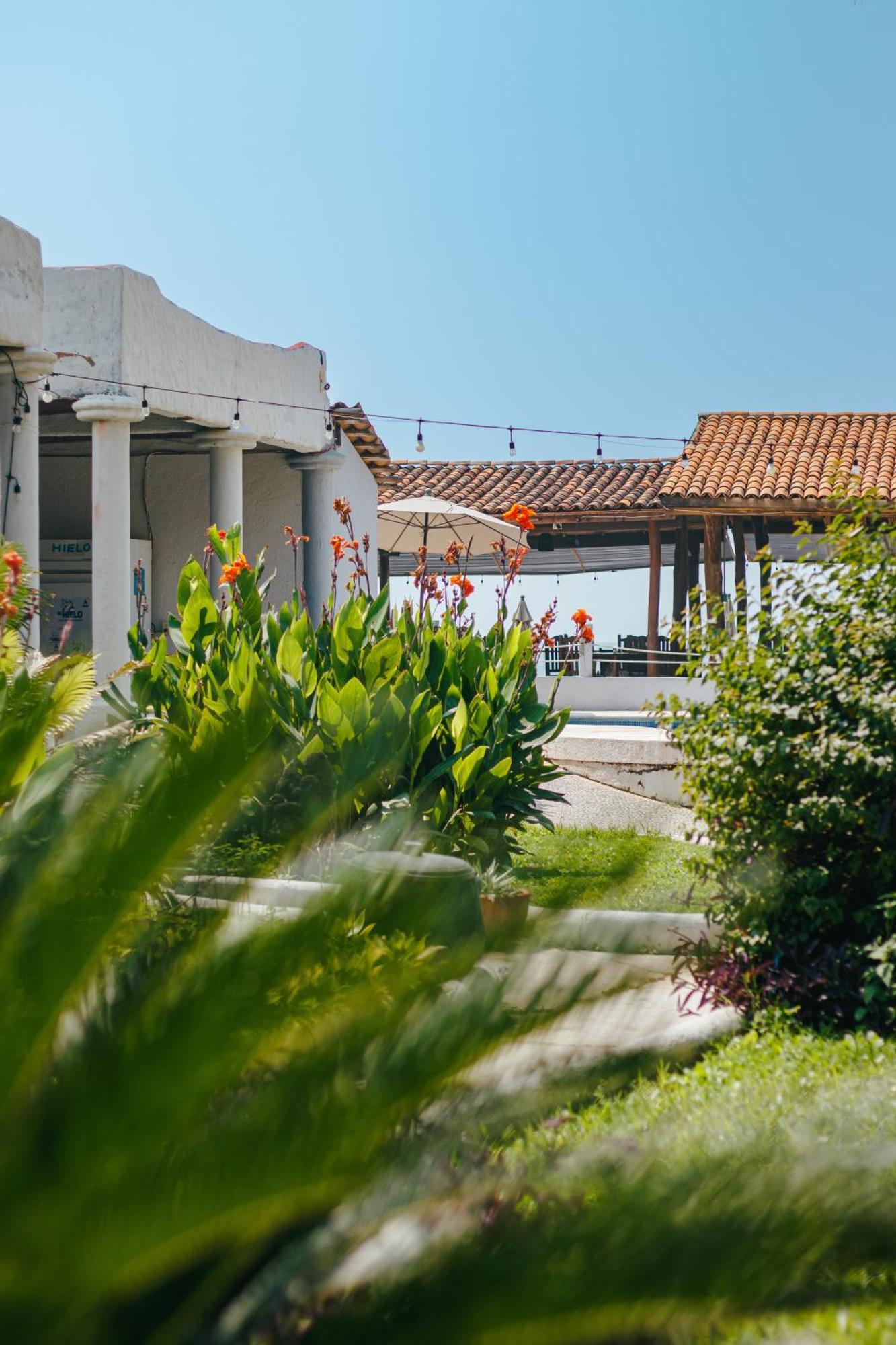 Hotel Tres Santos Troncones Extérieur photo